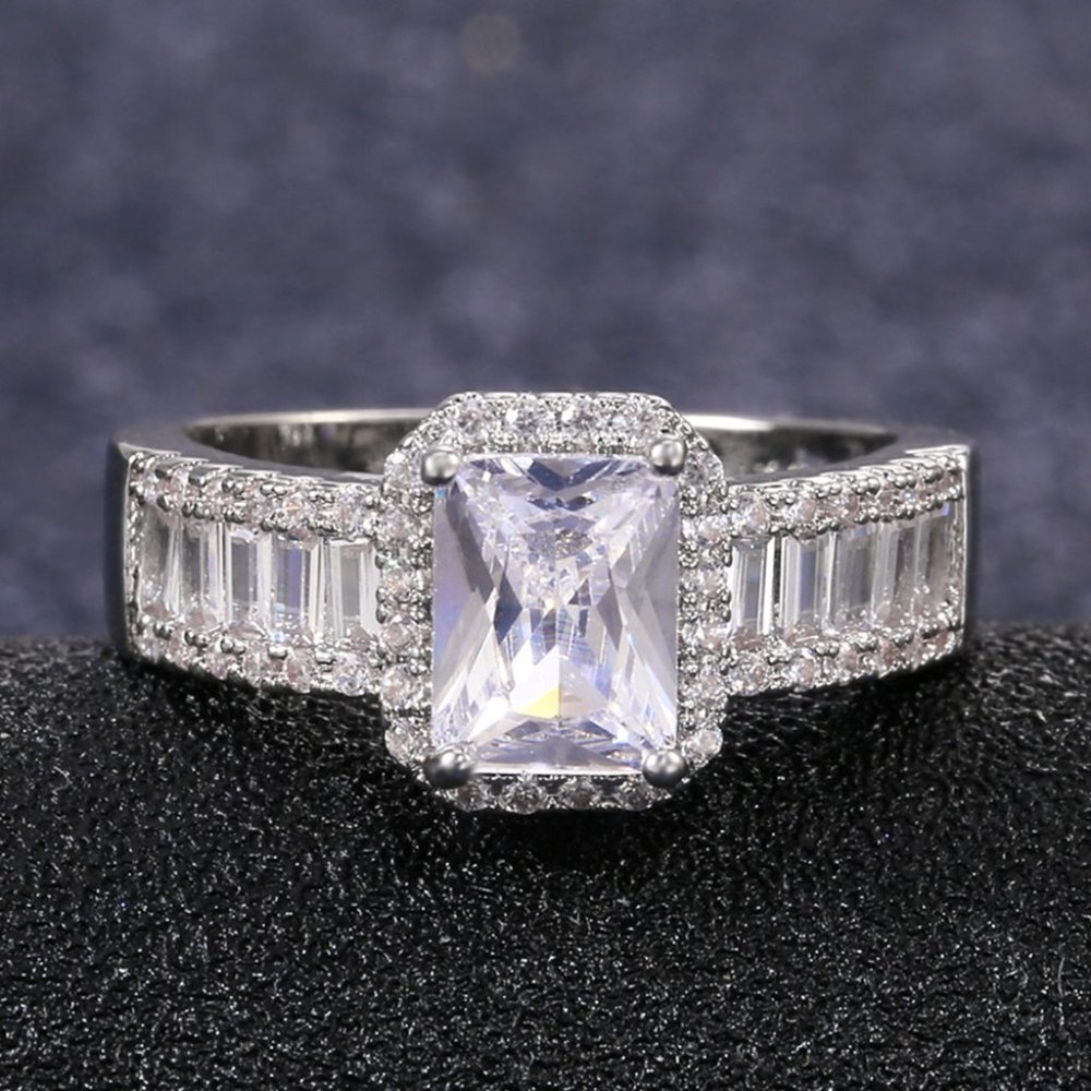 🎀 Trendy Radiant Cut Dazzling Zircon Rectangle Rings for Women, PD164